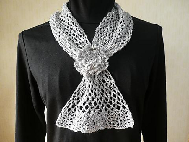 H150-049 Spangle One Skein Mini Stole