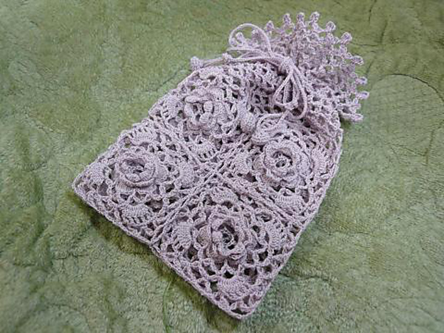 p.06 Petit Pouch