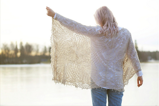 Varsel Lace Poncho