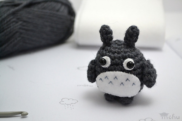 Small amigurumi totoro