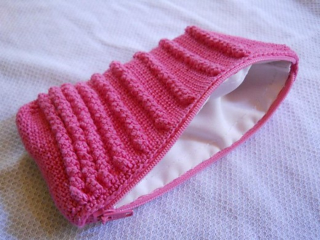 Popping Cables Pouch
