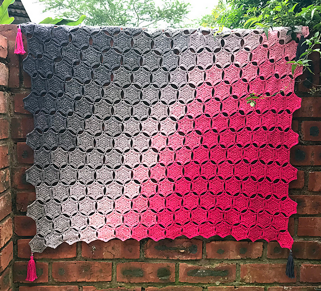 HexaWhirl Blanket