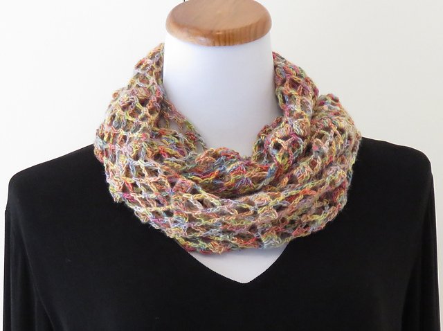 Anne Trellis Cowl