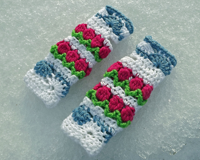 Tulip Garden Wristers