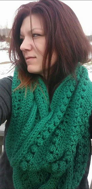 Briar's Bobble Infinity Cowl