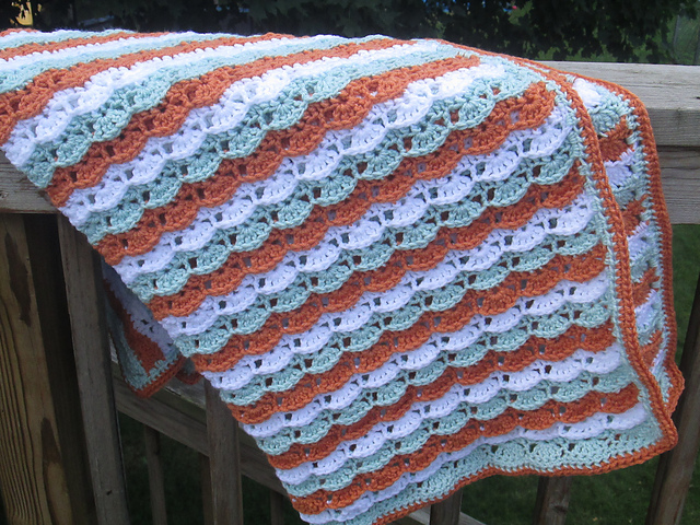 Wavy Shells Blanket