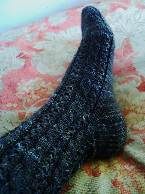 Momo's Simple Cable and Lace Socks