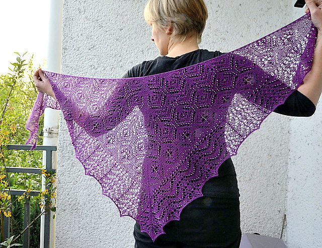 Iznik, I Heart You Shawl