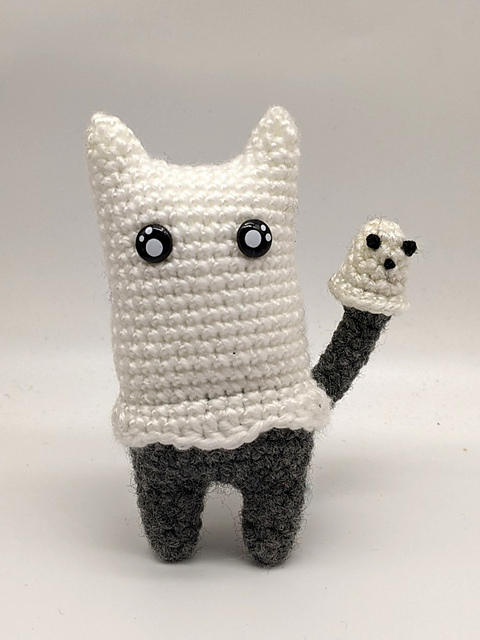 Ghost Kitty with tail ghostie