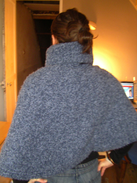 523 - Poncho