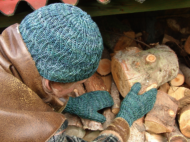 Flowing Hat and Mittens