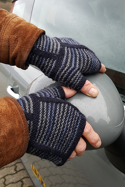Timeline Mitts