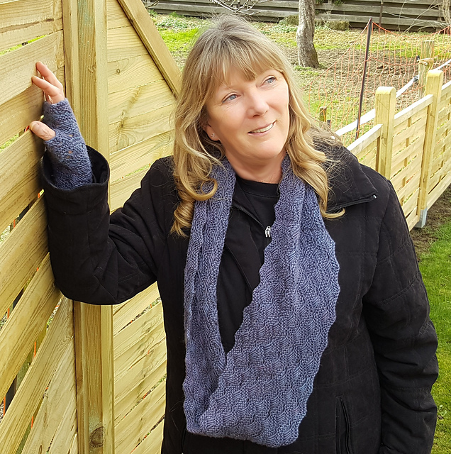 Criss-Cross Cowl
