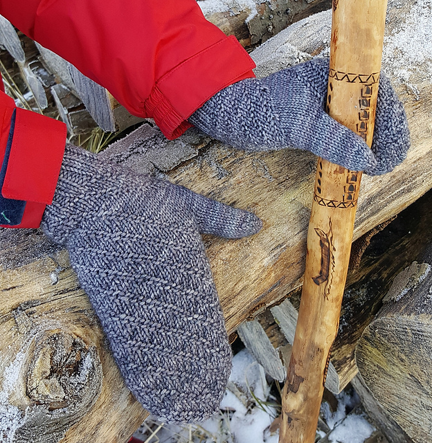 Balefire Mittens
