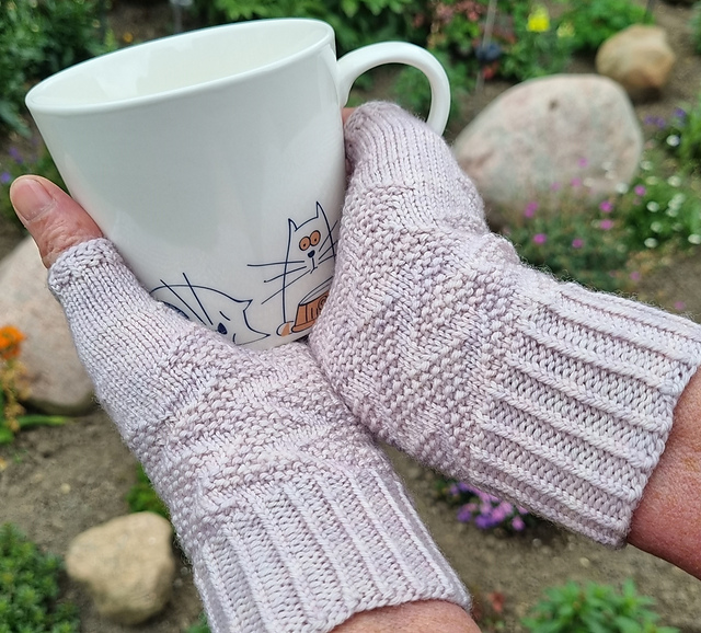 To and Fro Mitts