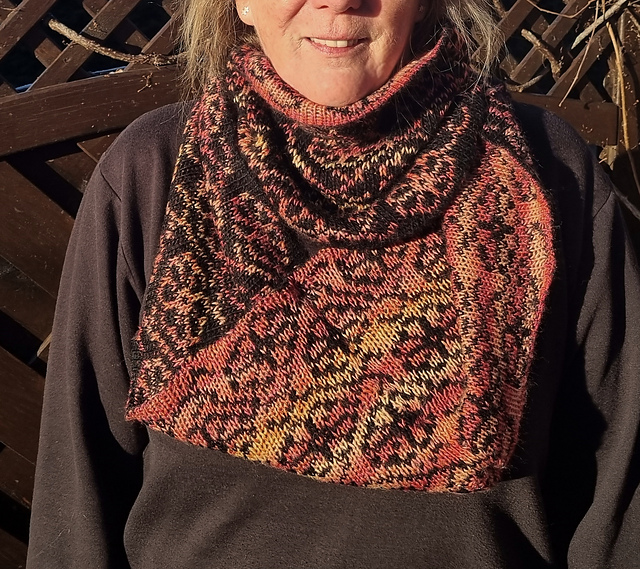 Peach Lantana Cowl
