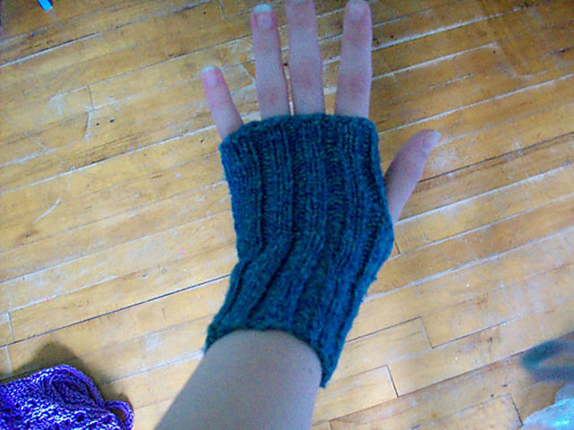 Ribbed Fingerless Mittens