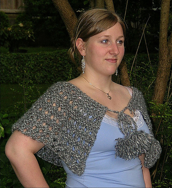 Eyelet Capelet