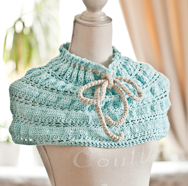 Mint Cowl with a bow
