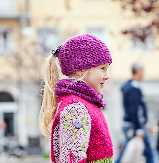 Buttoned Hat and Scarf set
