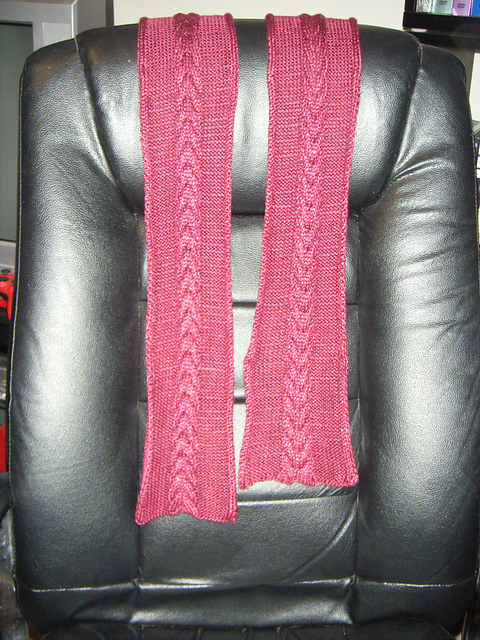 Horseshoe Cable Scarf