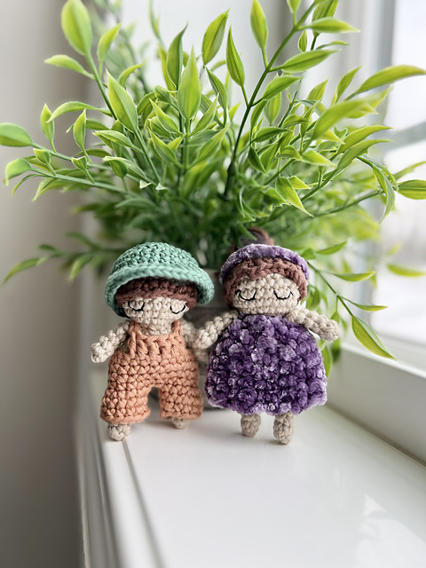 Mini Amka & Miki Doll
