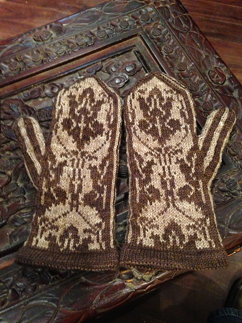 The Wallpaper Had it Coming (Again) Mittens