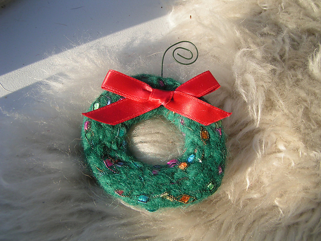 Felted wreath Christmas ornament