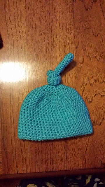 Newborn knot hat 
