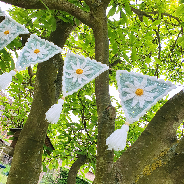 Ravelry: Daisy May bunting pattern by Karen Hubbard