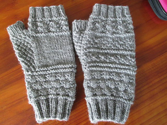 Dutch Gansey Mitts