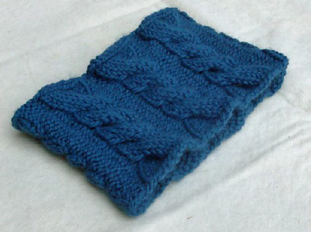 Columbine Cabled Cowl