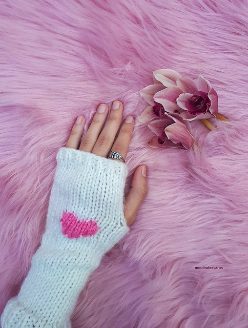 Heart mittens
