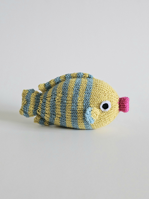 Kissing Fish Toy