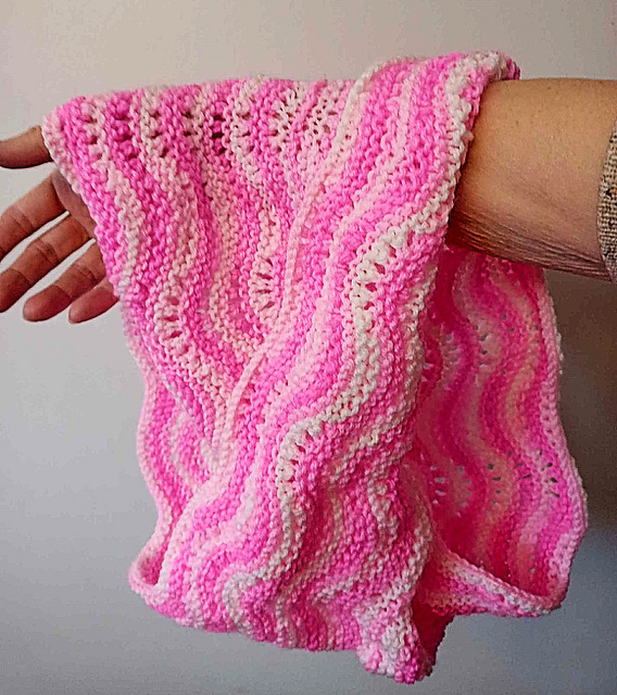 Feather Fan Moebius Cowl