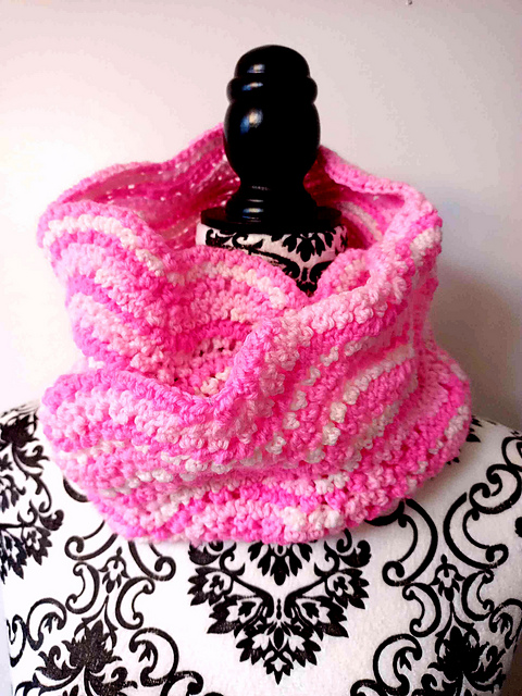 Crochet Ripple Moebius Cowl