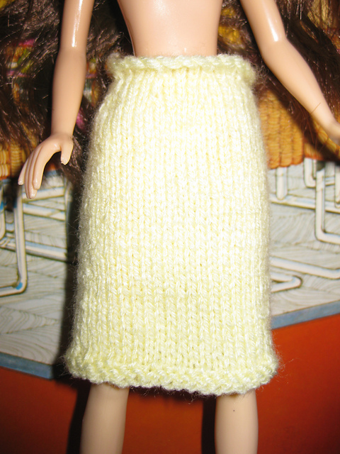 Fern - 2 Needle Slim Skirt