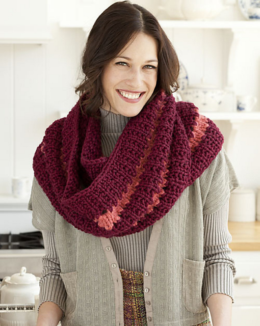 #01 Eyelet Striped Cowl