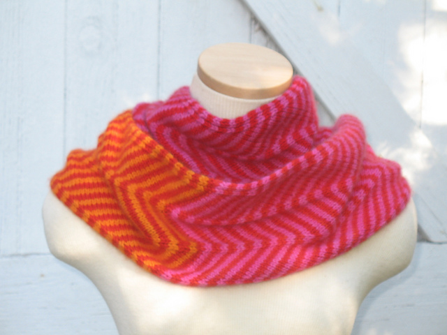 Endless Zigzag Cowl