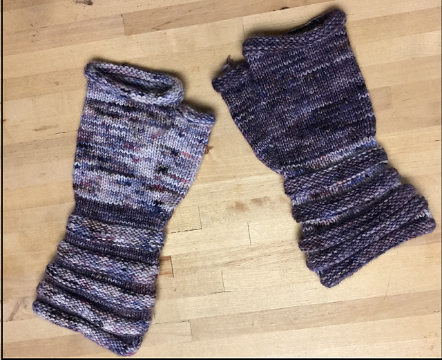 Welted Handwarmers