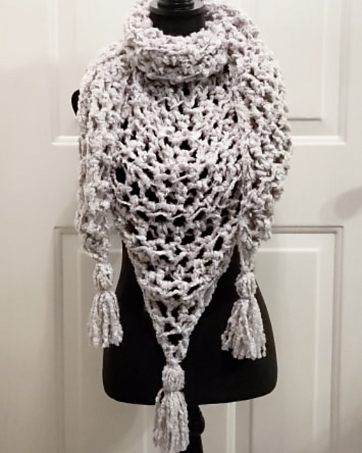 The ʻŌpua Triangle Scarf
