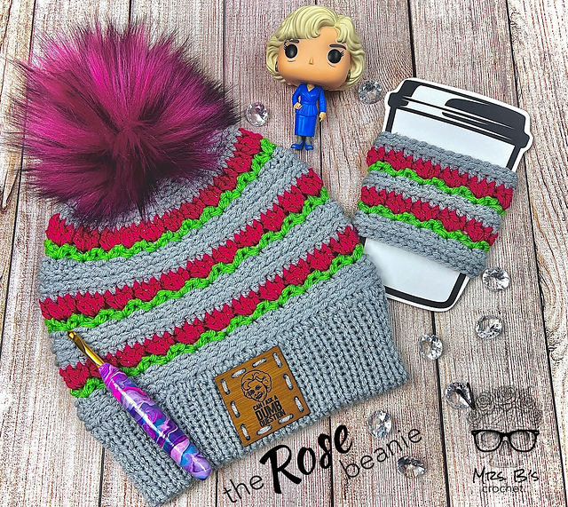 【FETICO】HAND-KNITTED ROSE BEANIE HAND-KNITTED ROSE BEANIE - BLACK (FTC252-2005) | セレクトショップ