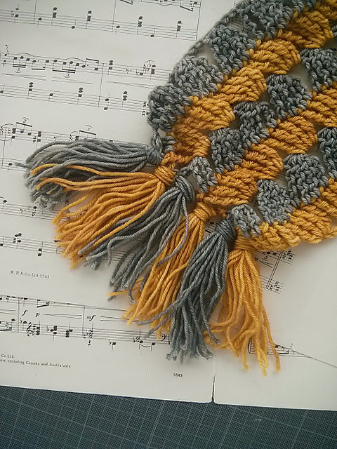 Lark's Knot Scarf
