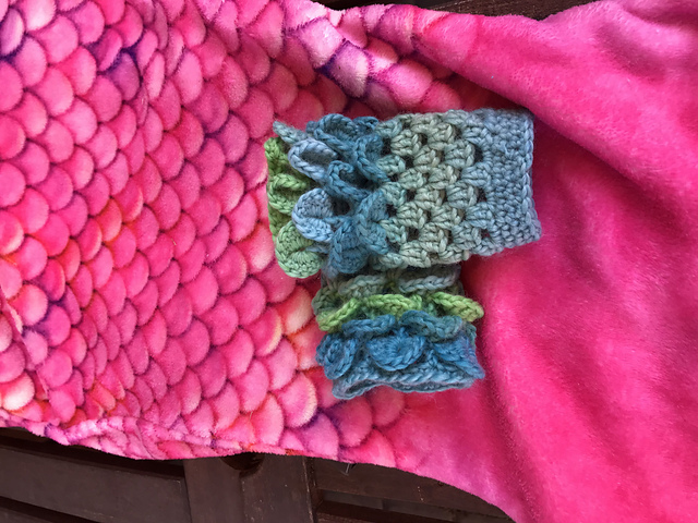 Mermaid Scales Fingerless Gloves
