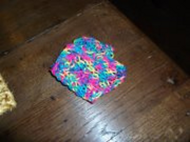 Lacy-look Child's Hand Warmers (age 5 approx.)