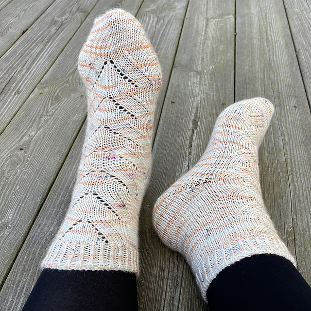 ravelry-hiro-socks-pattern-by-madeleine-claesson