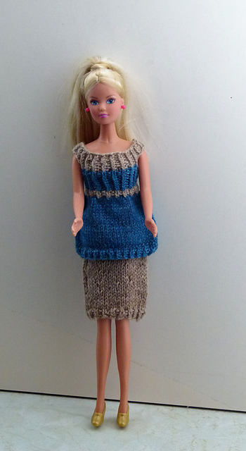 #0022 Green & Beige Top and Skirt