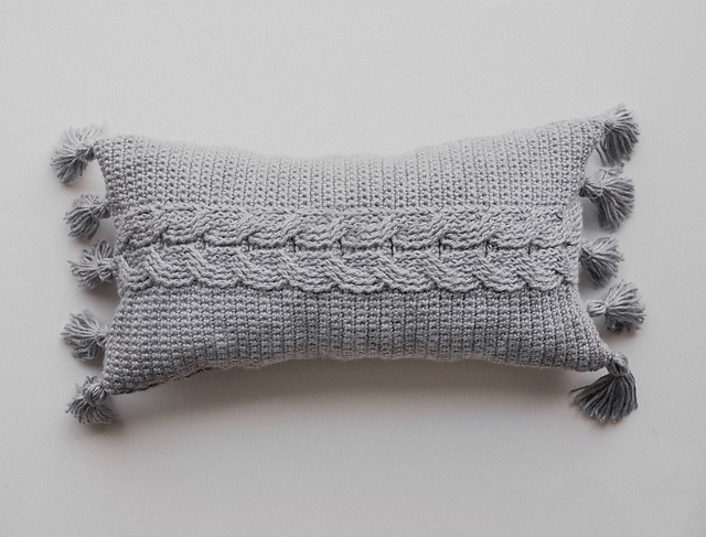 Cabled throw pillow