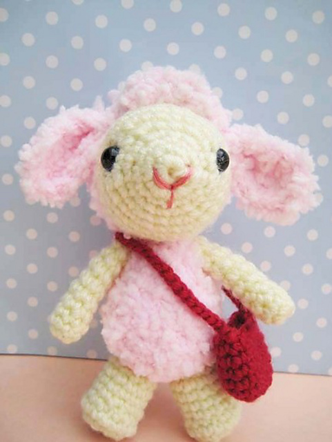 Amigurumi Pinky baby lamb