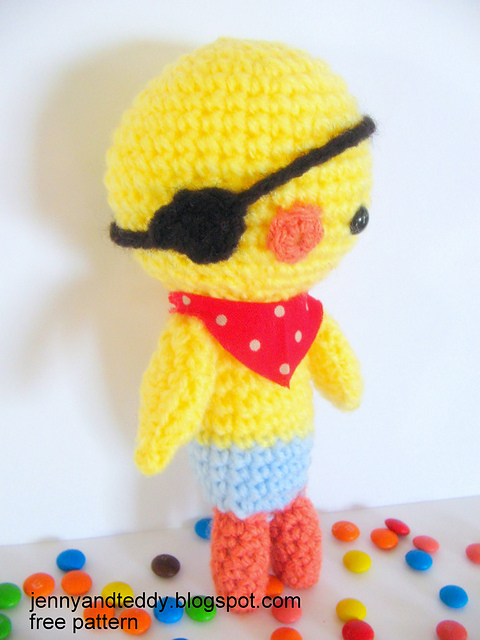amigurumi pirate chick